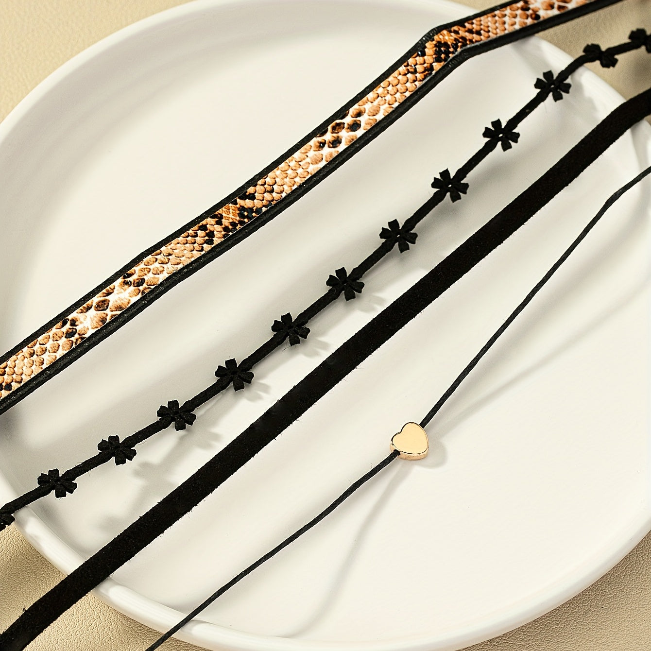 Auri - Colar Gargantilha Vintage - Feminina