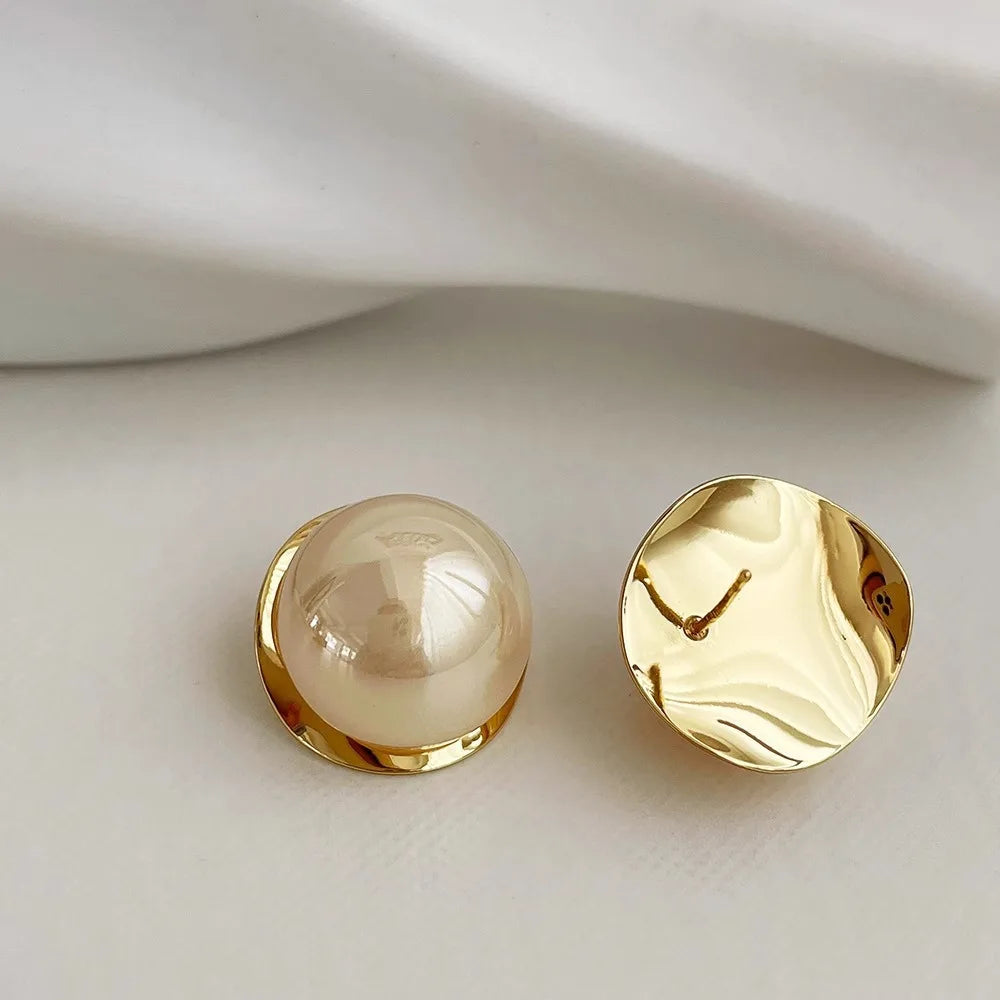 Brincos de Pérola Dourada Estilo Vintage