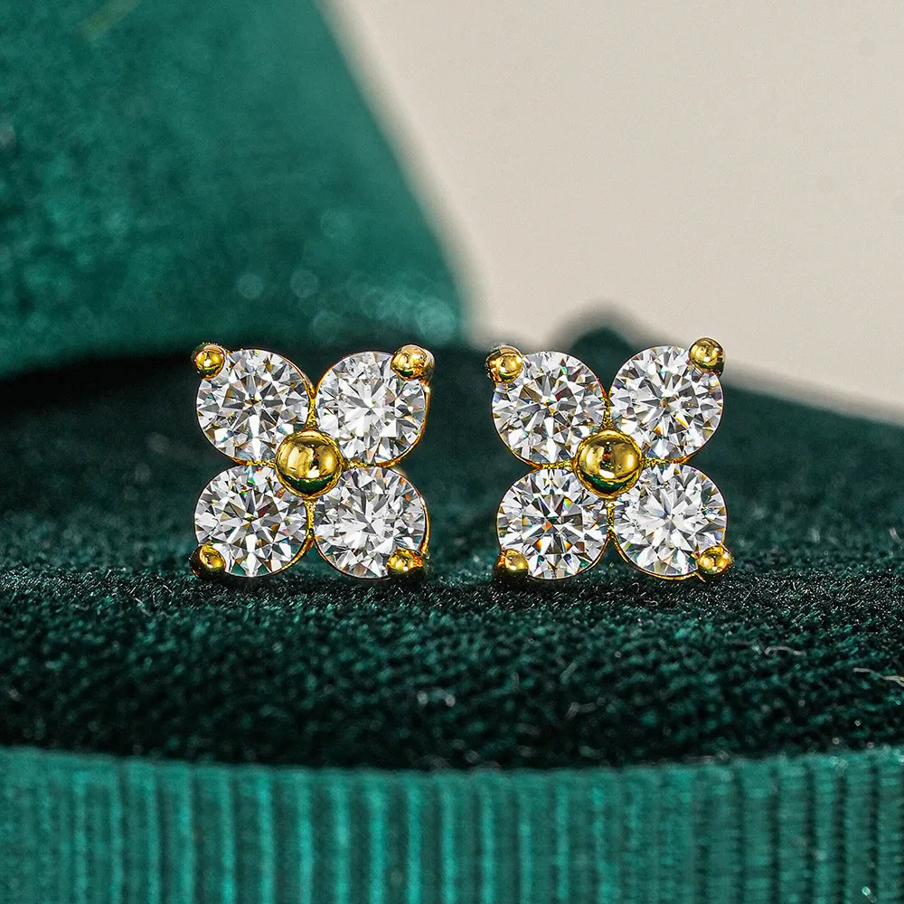 Brinco Flor Cravejada de Pedras Moissanita - Pequeno