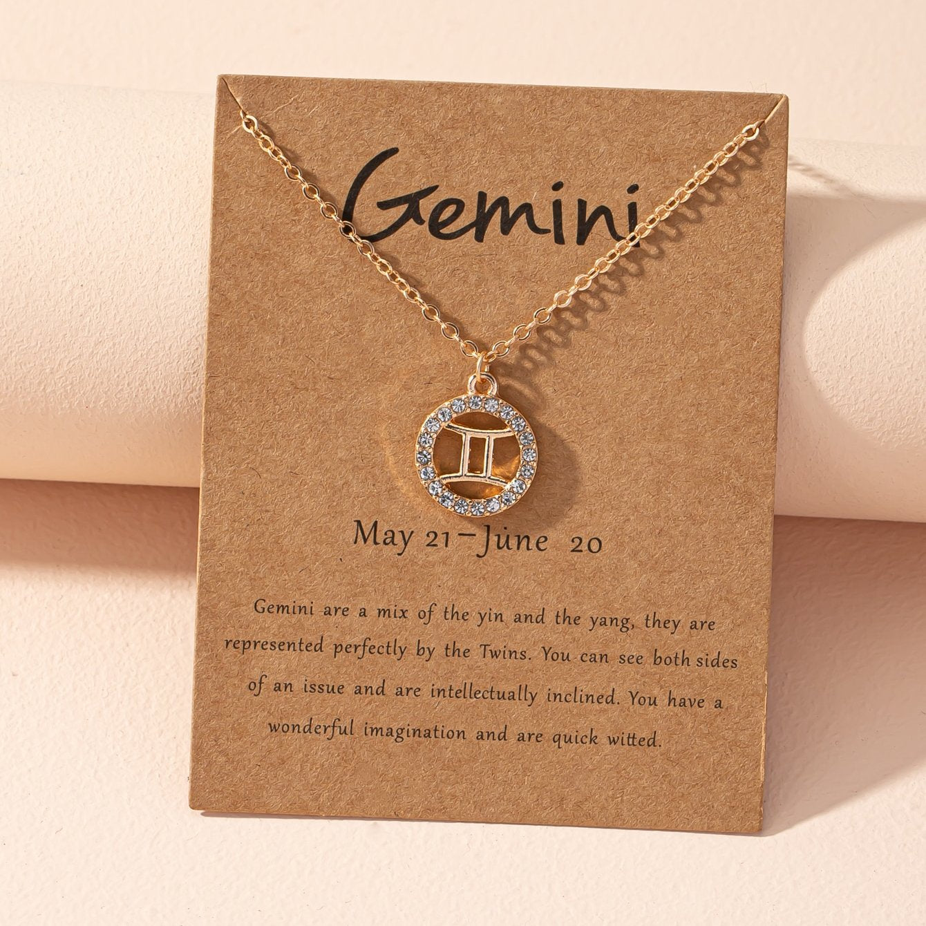 Colar com pingente das doze constelações do zodíaco